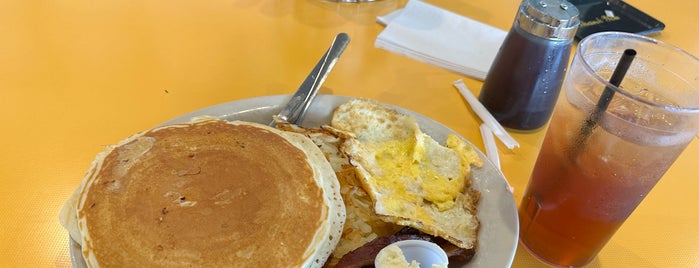 Sunnyside Diner is one of Breakfast Places.