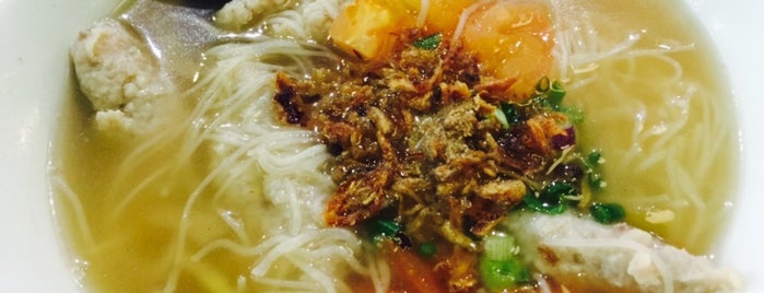 湖滨鱼头米之家 Woo Pin Fish Head Noodles House is one of fav eating and drinking places.