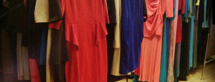 Шоурум 1001 dress is one of Lugares favoritos de Настена.