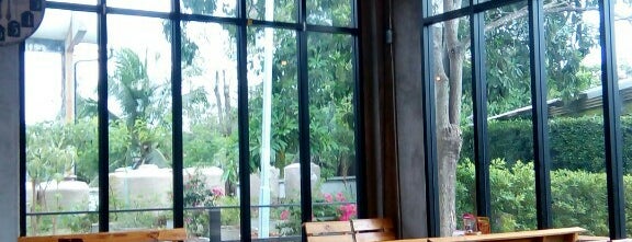 Rest Corner Cafe' มุม • พัก • กิน is one of Tempat yang Disukai Mike.