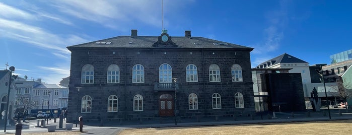 Альтинг is one of Reykjavík.