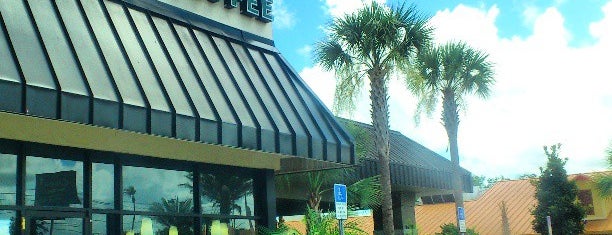 Starbucks is one of Tempat yang Disimpan Jackie.