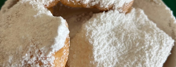 Cafe Du Monde is one of Kimさんのお気に入りスポット.