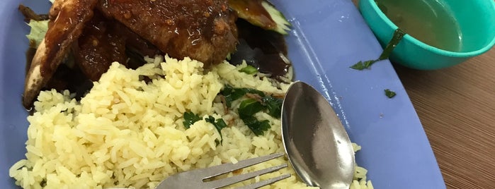 Nasi Ayam Simpang Kg Nakhoda is one of Makan @ Gombak/Hulu Langat/Hulu Selangor.