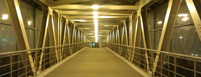 Мост над Ленинградским проспектом is one of Lieux qui ont plu à Irina.