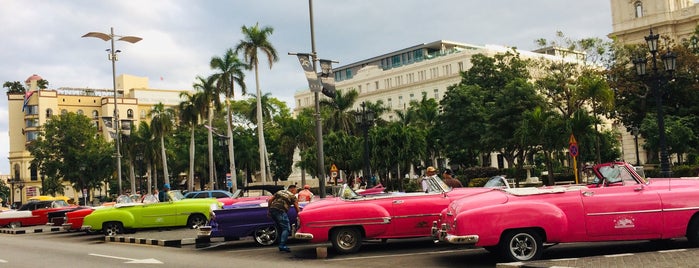 La Habana is one of Orte, die Krzysztof gefallen.