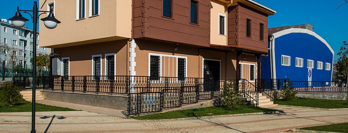 Yahya Kemal Beyatlı Bilgi Evi ve Spor Merkezi is one of Bilgi Evleri ve Spor Merkezleri.