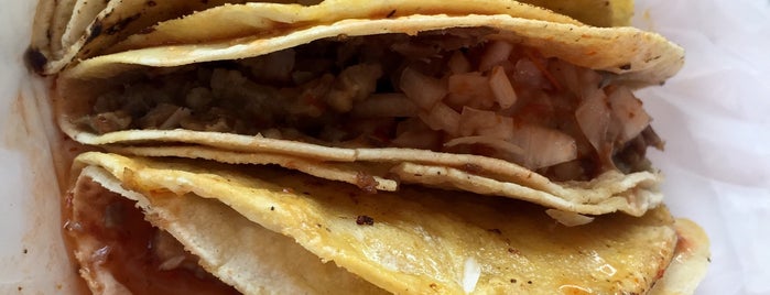 Tacos de Birria El Brody is one of สถานที่ที่ Jam ถูกใจ.