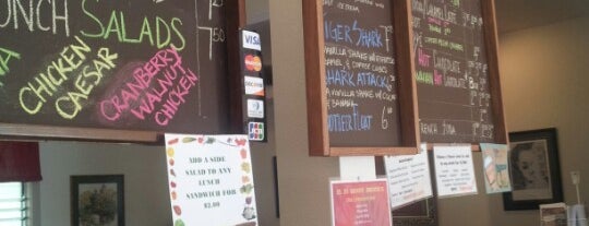 Hilo Shark’s Coffee Shop is one of สถานที่ที่บันทึกไว้ของ Nate.