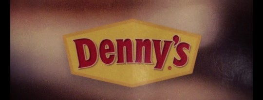 Denny's is one of Locais curtidos por RW.