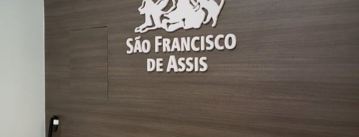 Clinica Veterinária São Francisco de Assis is one of Tempat yang Disukai Vanessa.