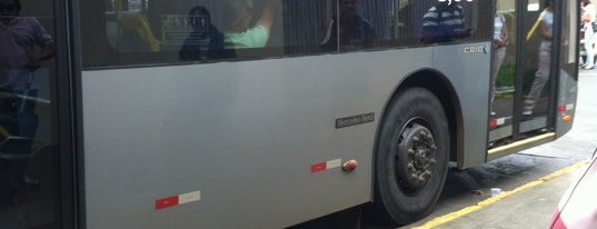 Ônibus Executivo Linha 113 is one of สถานที่ที่ Eder ถูกใจ.