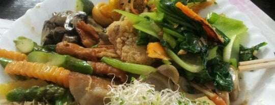 Yan Shan Zay Restaurante Vegetariano is one of Juliaさんの保存済みスポット.