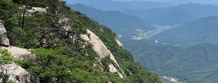 희양산 is one of South Korea's mountains.