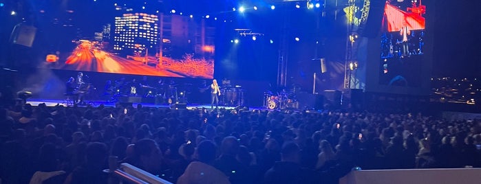 Paraf Kuruçesme Açık Hava Konser Alanı is one of İstanbul 5.