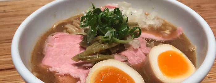 NOODLE STOCK 鶴おか is one of fujiさんの保存済みスポット.