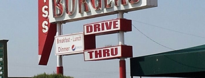 Chris' Burgers is one of สถานที่ที่ Jose ถูกใจ.
