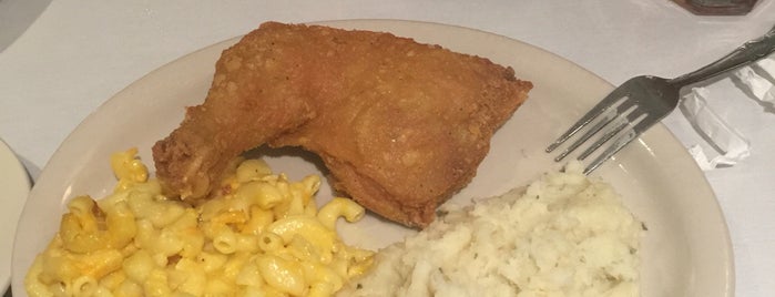 Sylvia's Restaurant is one of The 15 Best Places for Fried Chicken in New York City.