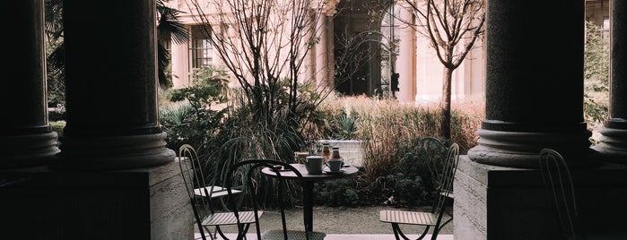 Café Le Jardin du Petit Palais is one of Natalie'nin Beğendiği Mekanlar.