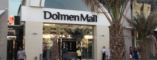 Dolmen Mall Clifton is one of Mona'nın Beğendiği Mekanlar.