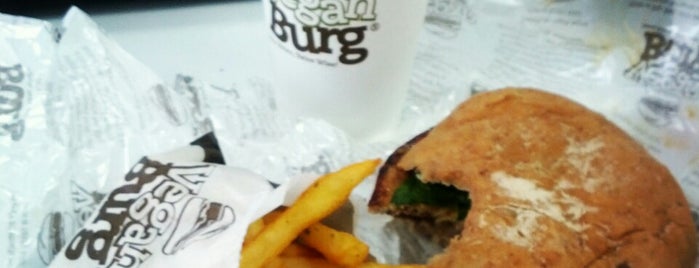 VeganBurg is one of Deeさんのお気に入りスポット.
