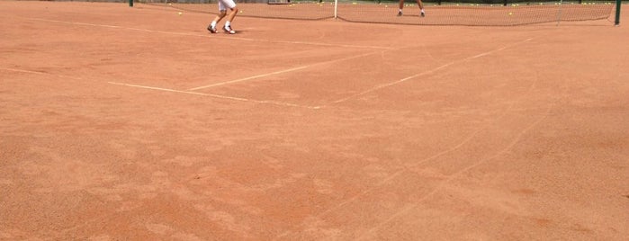 Теннисные корты «Радужный» is one of Спорт.
