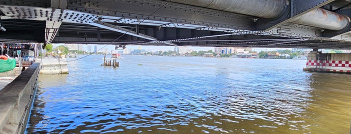 ท่าเรือสะพานกรุงธน (ซังฮี้) Krung Thon Bridge Pier (Sang Hee) N16 is one of Favorite Great Outdoors.