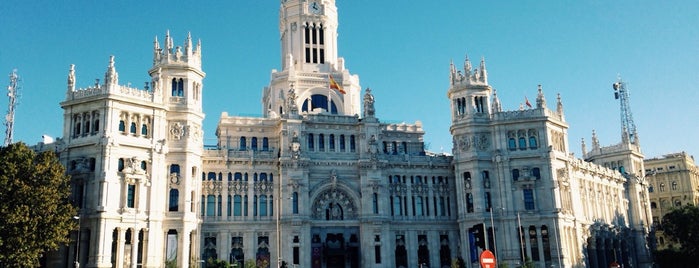 Plaza de Cibeles is one of Madrid en 24 horas.