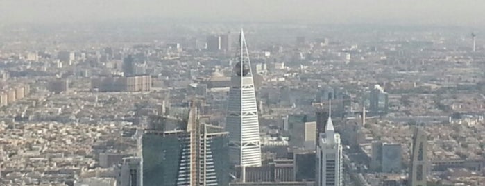 Kingdom Centre is one of Города.