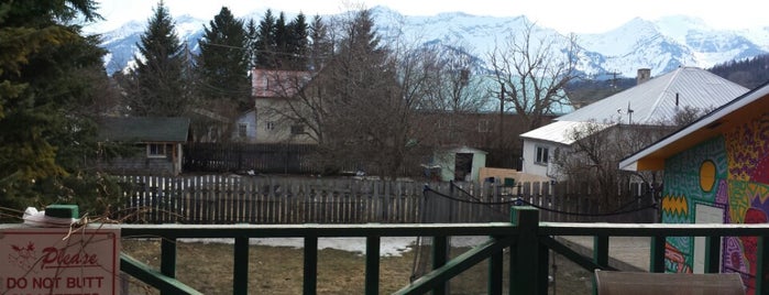 Raging Elk Hostel is one of Backpackers Hostels Canada Members 2014.