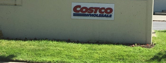 Costco Corporate Office is one of Tempat yang Disukai John.