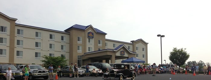 Best Western Plus Waynesboro Inn & Suites Conference Center is one of Posti che sono piaciuti a Vaibhav.