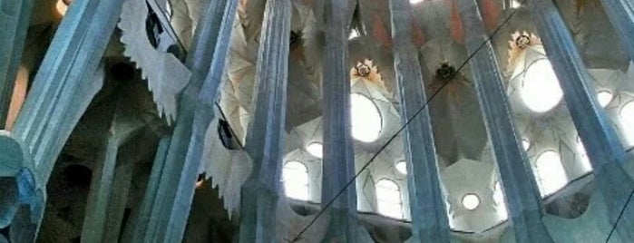 Basílica de la Sagrada Família is one of Barcelona To Do.