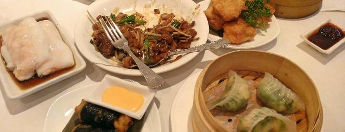 Taste Of China is one of Tempat yang Disukai Fern.