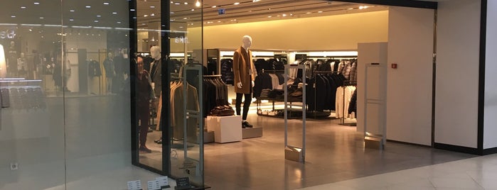 Zara is one of магазины.
