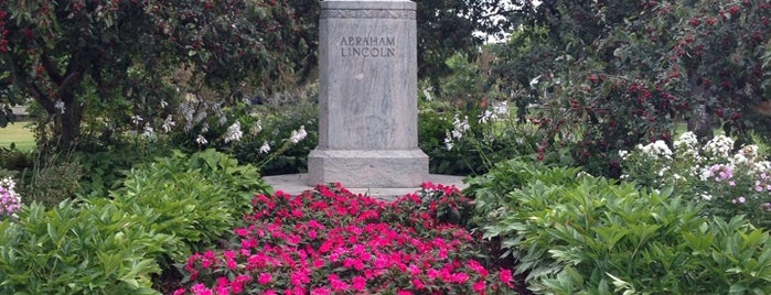 Abraham Lincoln Statue is one of City Slicker.