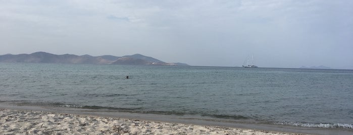 Esperos Beach is one of Locais curtidos por Fuat.