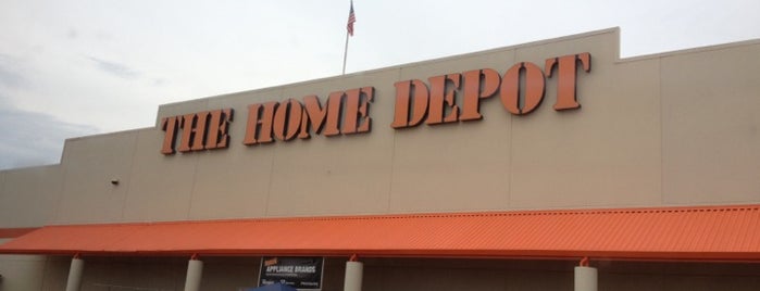 The Home Depot is one of Orte, die Stephanie gefallen.