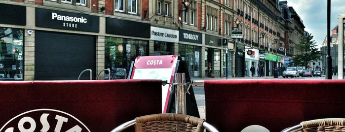 Costa Coffee is one of สถานที่ที่ Robbo ถูกใจ.