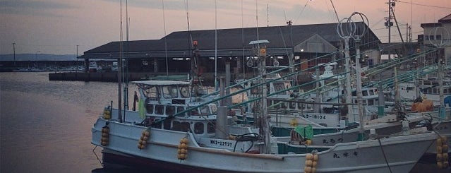 田辺漁港 is one of Tempat yang Disukai Shigeo.
