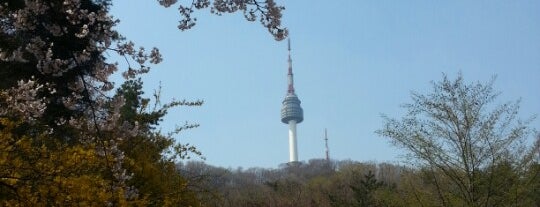 Namsan is one of Guide to SEOUL(서울)'s best spots(ソウルの観光名所).