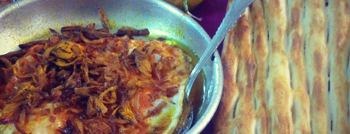 Dehkhoda Breakfast Spot | صبحانه‌سرای دهخدا is one of كله پاچه.