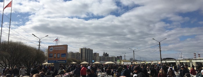 Flea market on Yunona is one of новый.