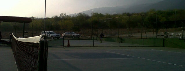 Club de tenis polo orellana is one of Israel : понравившиеся места.