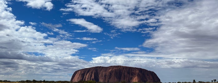 Uluṟu is one of Australia.