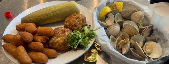 Waterman’s Seafood Co. is one of OCMD LOCALS CRED.