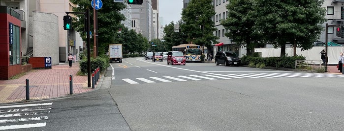 馬車道交差点 is one of Traffic.