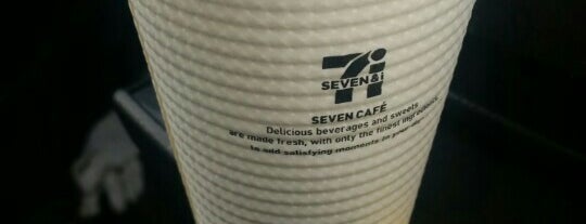 7-Eleven is one of Lugares favoritos de Masahiro.