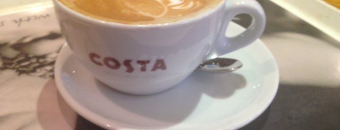 Costa Coffee is one of Lugares favoritos de Plwm.
