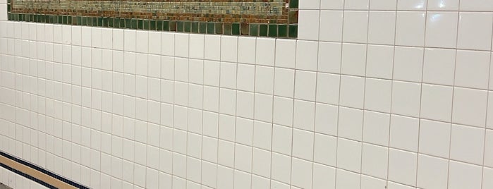 MTA Subway - 23rd St (R/W) is one of NYC Subways N/R/Q.
